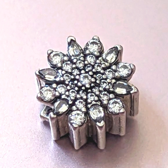 Pandora Ice Crystal Snowflake Charm - Picture 3 of 10